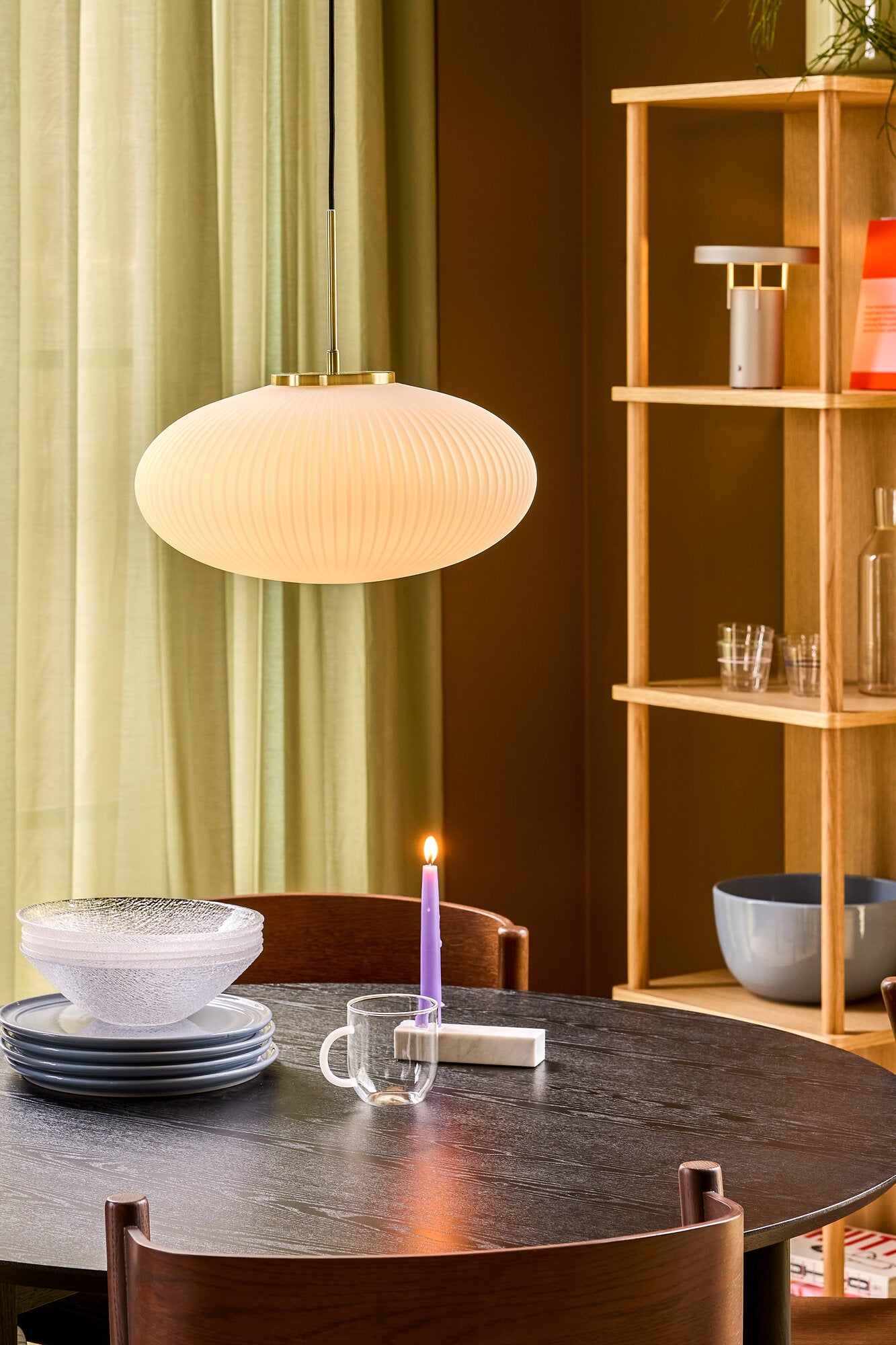 Serene Ellipse pendel, hvid - Ø40 cm